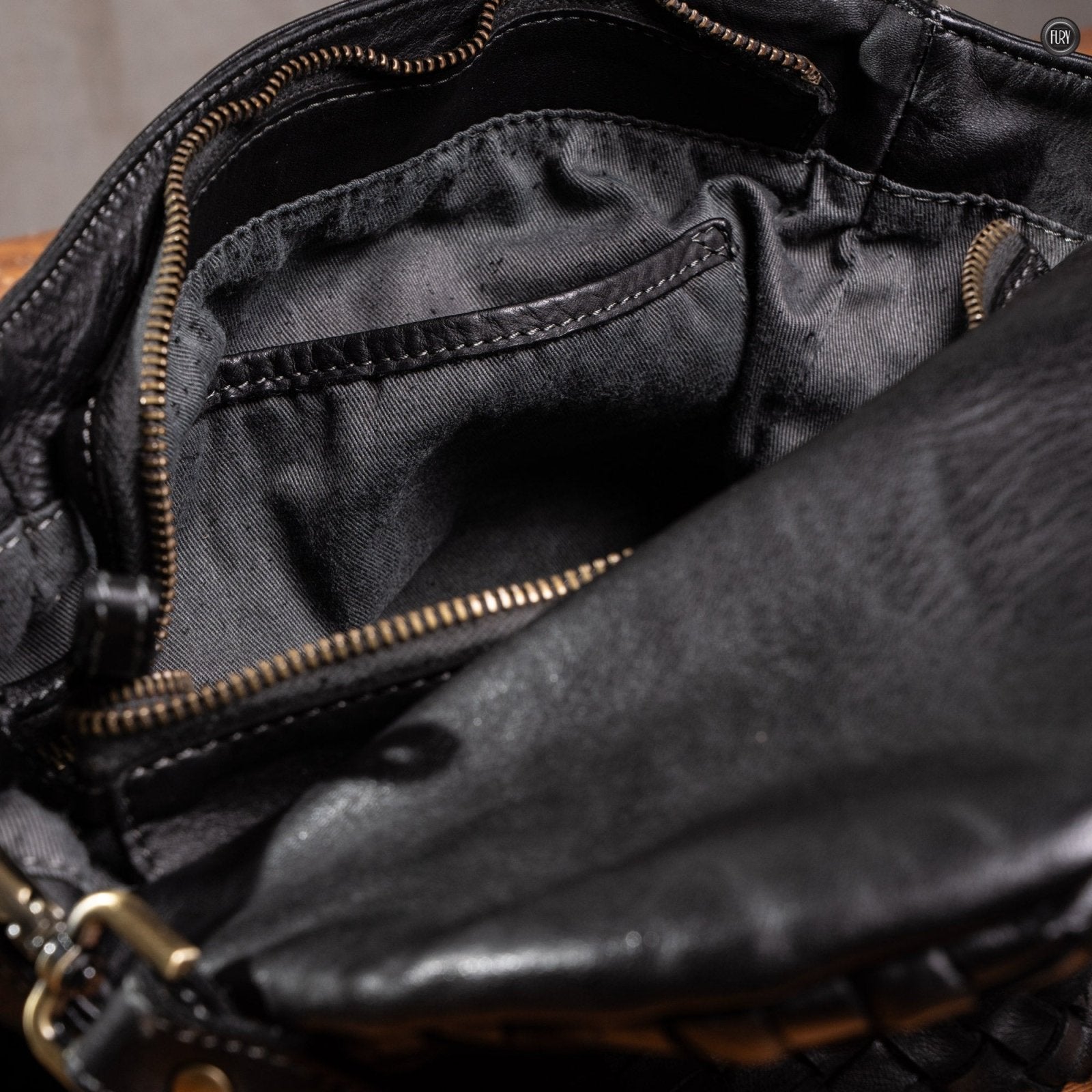 Borsetta Daria in pelle intrecciata - Fury