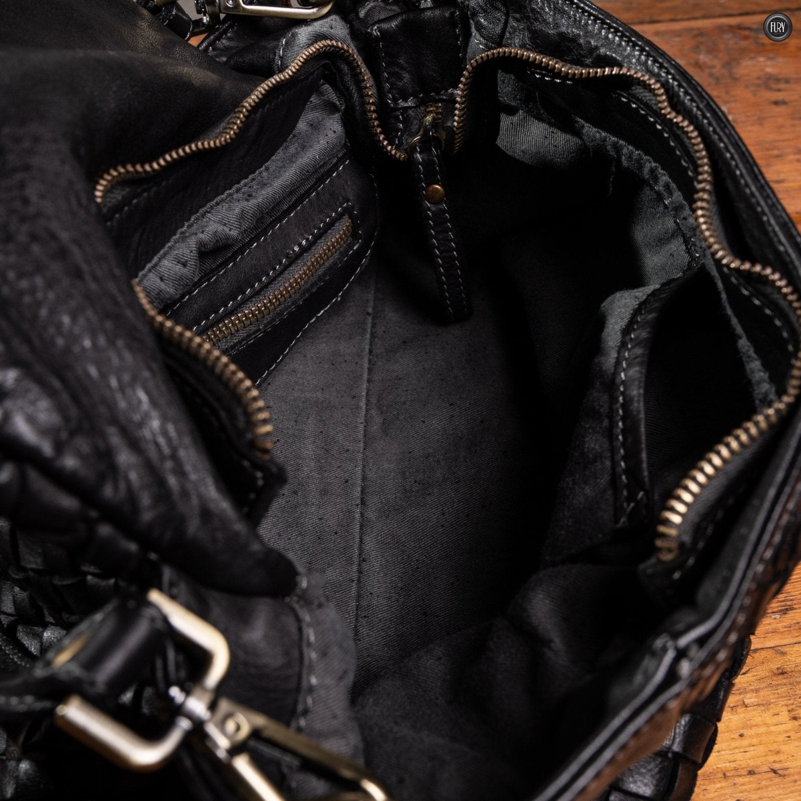 Borsetta Daria in pelle intrecciata - Fury