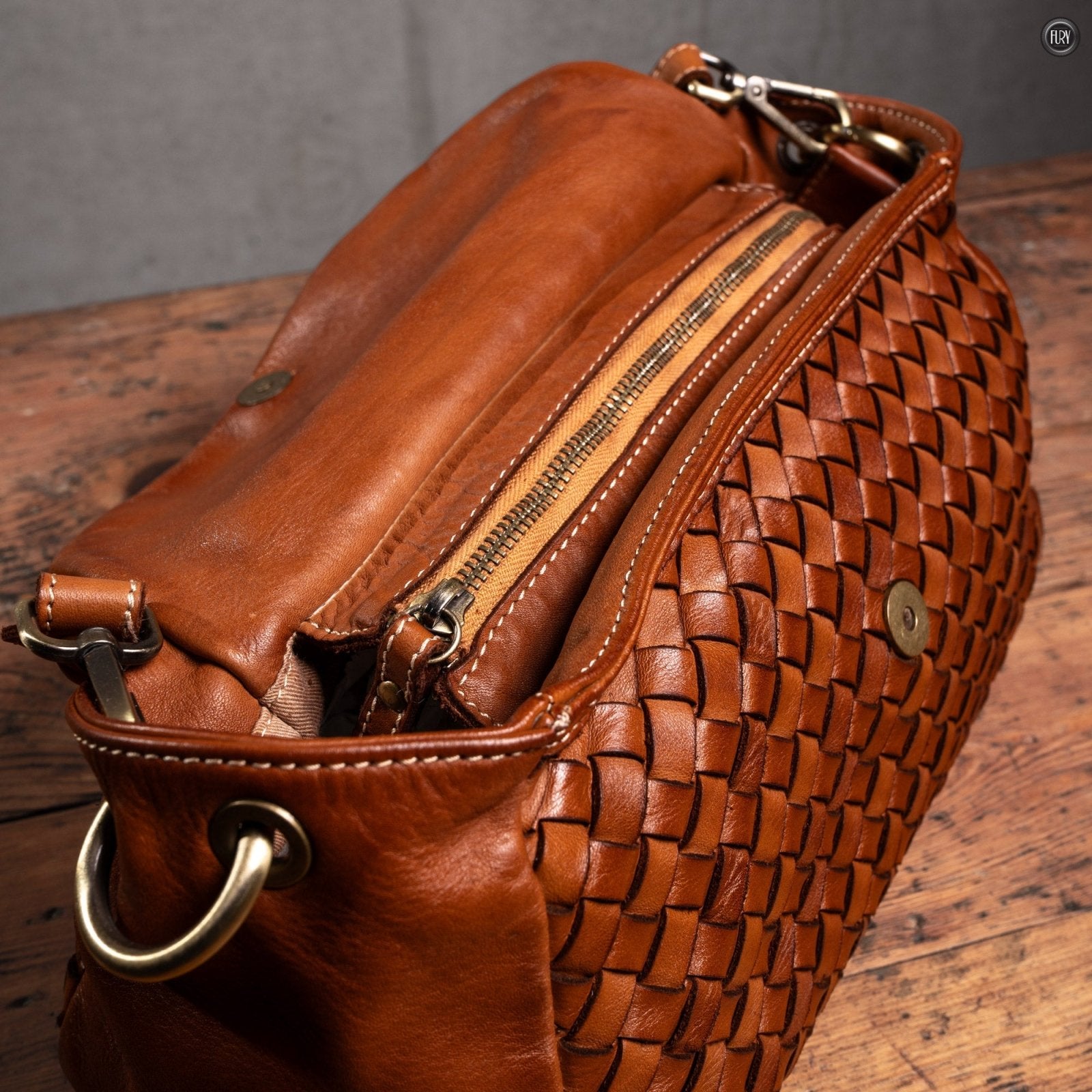 Borsetta Daria in pelle intrecciata - Fury